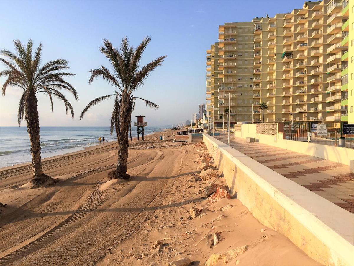 Beachfront And Bright Apartment Mareny Barraquetas Exterior photo